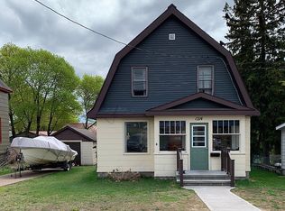 1214 Roberts St, Hancock, MI 49930
