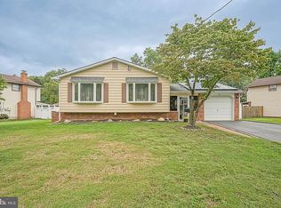 22 Forrest Dr, Turnersville, NJ 08012