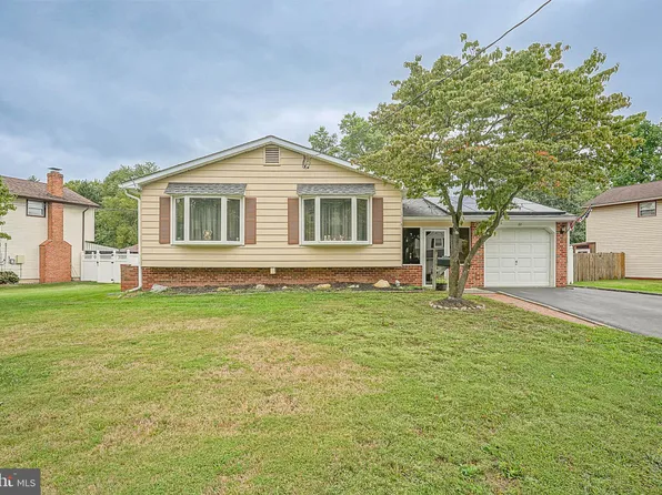 22 Forrest Dr, Turnersville, NJ 08012
