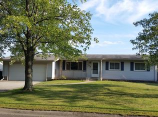 408 Sandalwood Dr, Valparaiso, IN 46385
