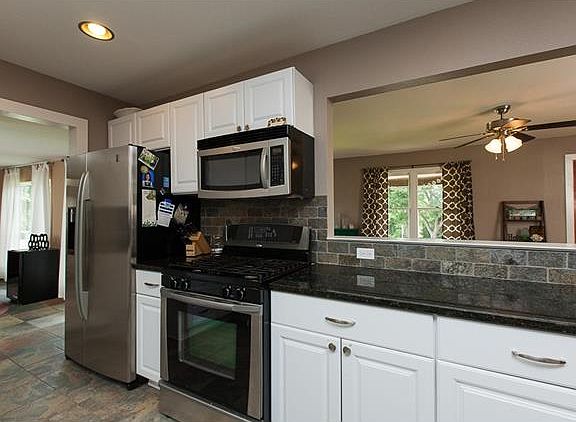 2nd image of 705 Pecan Ave