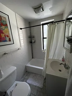 Rented by Salon Realty Corp | media 6