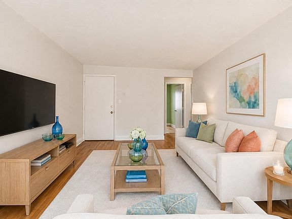 3rd image of 68 Preston St APT 2C