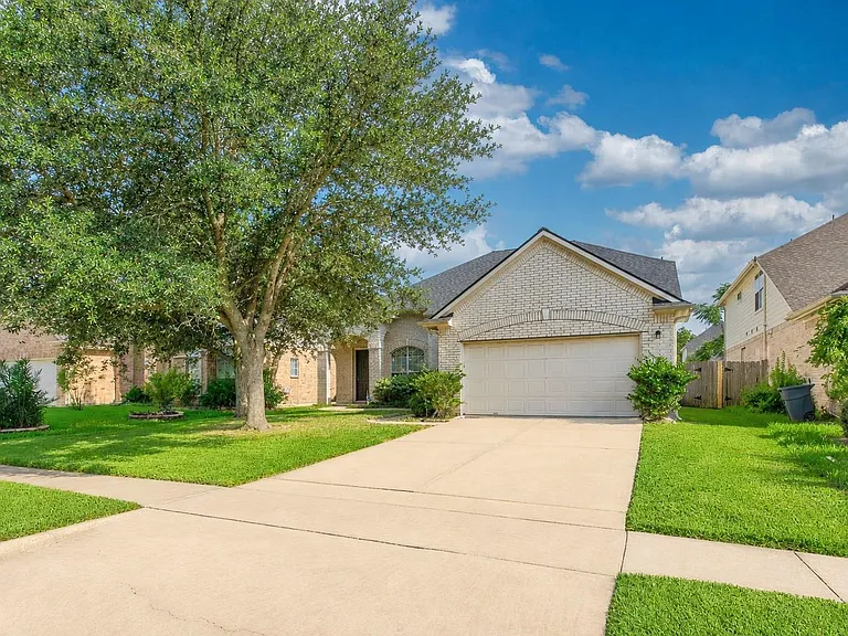 4119 Maurice Way — Photo 3