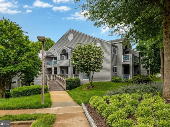 1504 Summerchase Ct, Reston, VA 20194