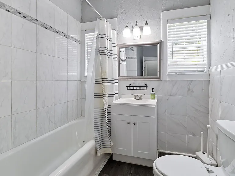 527 Fulton Ave — Photo 16