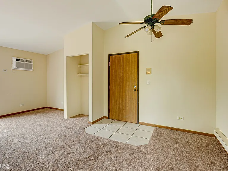 439 Berkshire Dr #36 — Photo 3
