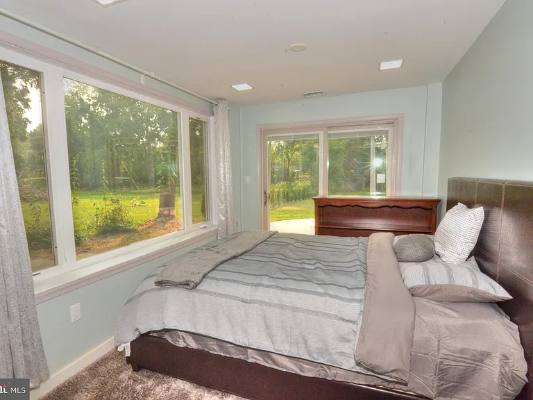 4304 Silas Hutchinson Dr — Photo 17