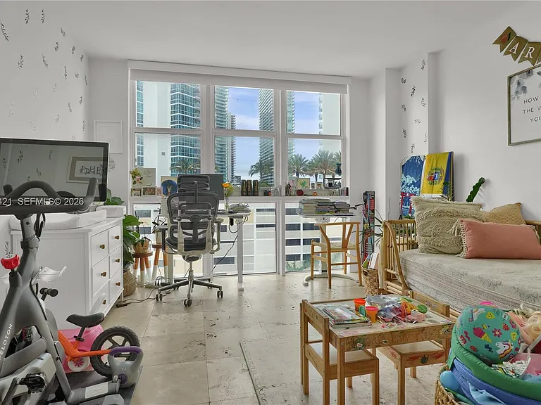 500 NE 29th St #901 — Photo 11