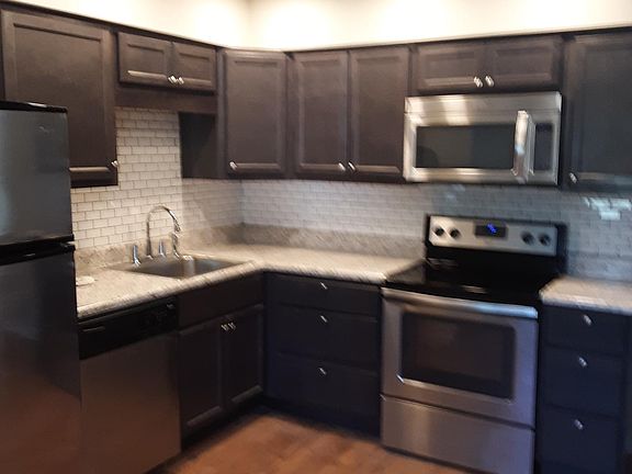 3rd image of 115 Viewmont Ln #B