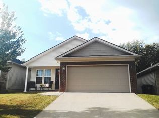2732 Red Clover Ln, Lexington, KY 40511