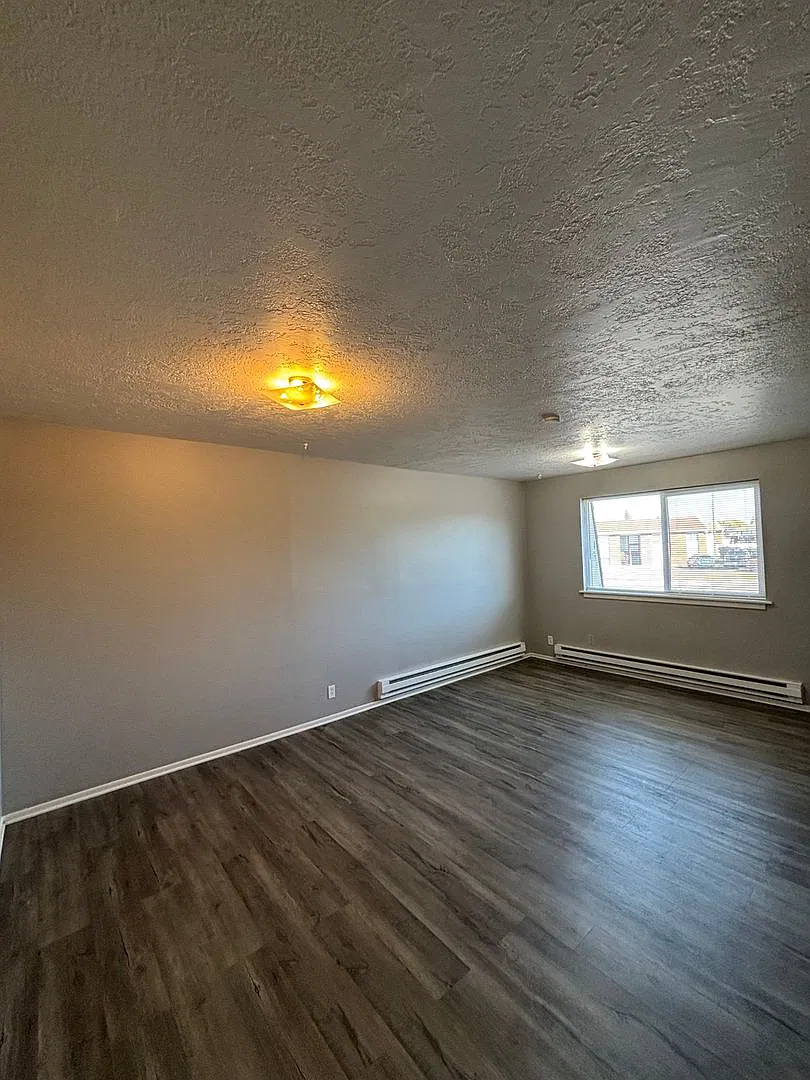 5033 Hawthorne Rd # 9-12 — Photo 2