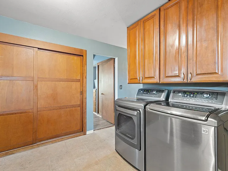 650 Mardina Way — Photo 18