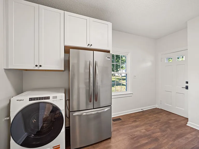 2312 Maple St — Photo 8