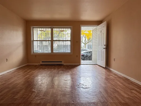 391 Pacific Avenue image 5 of 14