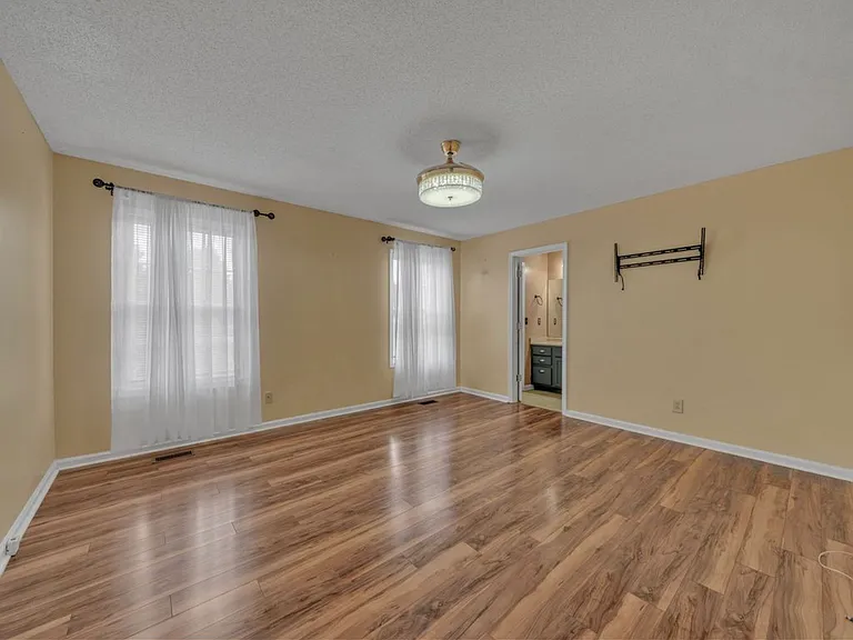 1325 Sunfield Dr — Photo 8