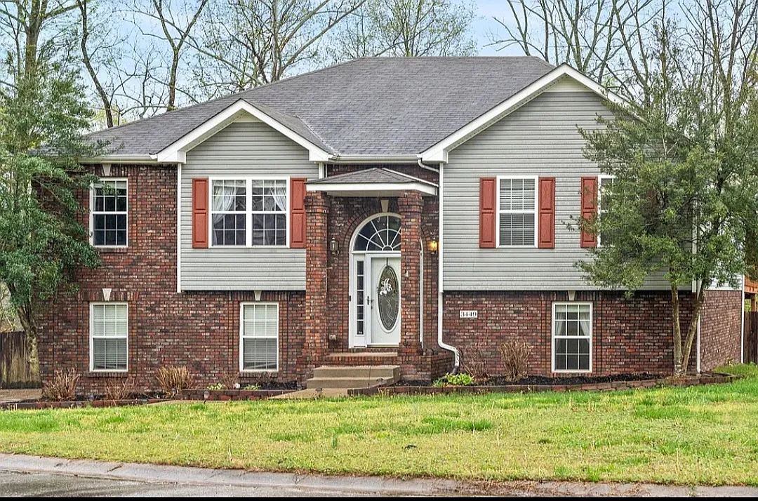 5 bed, 2598 sqft, $2,900 — Photo 1