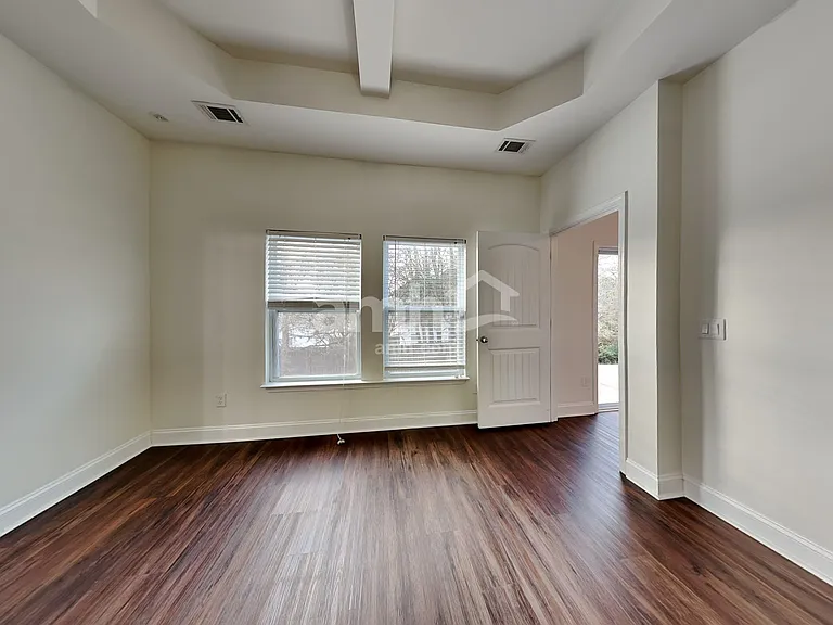 24 Madeline Cir — Photo 8