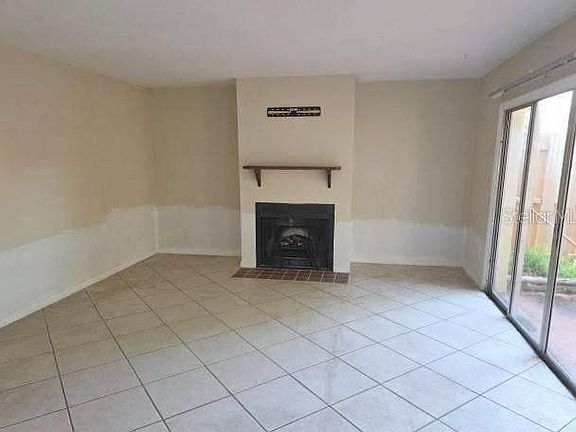 4th image of 188 MOONSTONE COURT