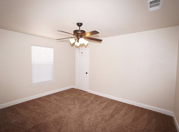 4th image of 800 E 96th St
