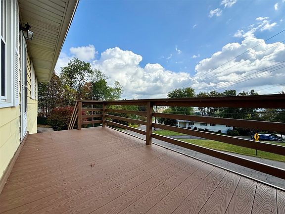 3rd image of 223 Jamaica Blvd