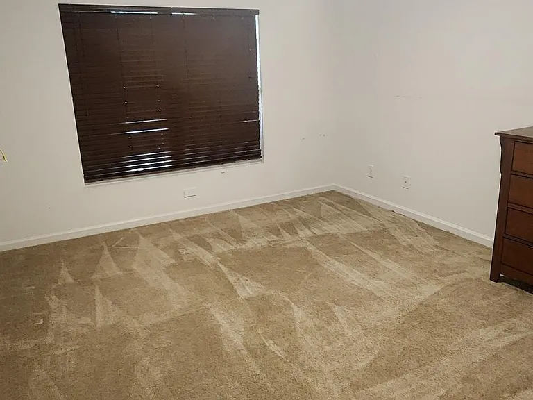 1817 Elkins Point Dr — Photo 3