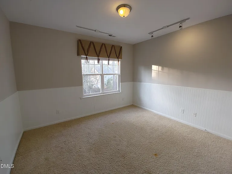 606 Lyon Tree Ln — Photo 24