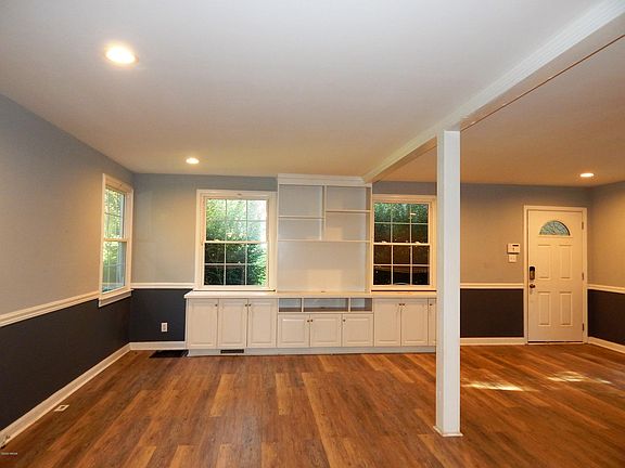 2nd image of 2390 Kingsley Dr