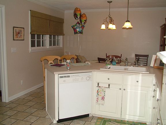 Eat In Kitchen with Bar