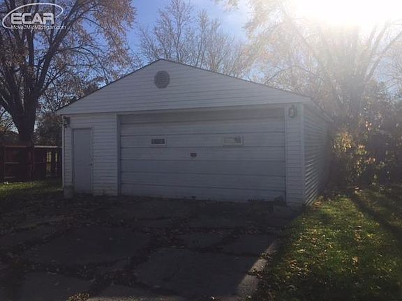 2nd image of 2240 E Whittemore Ave