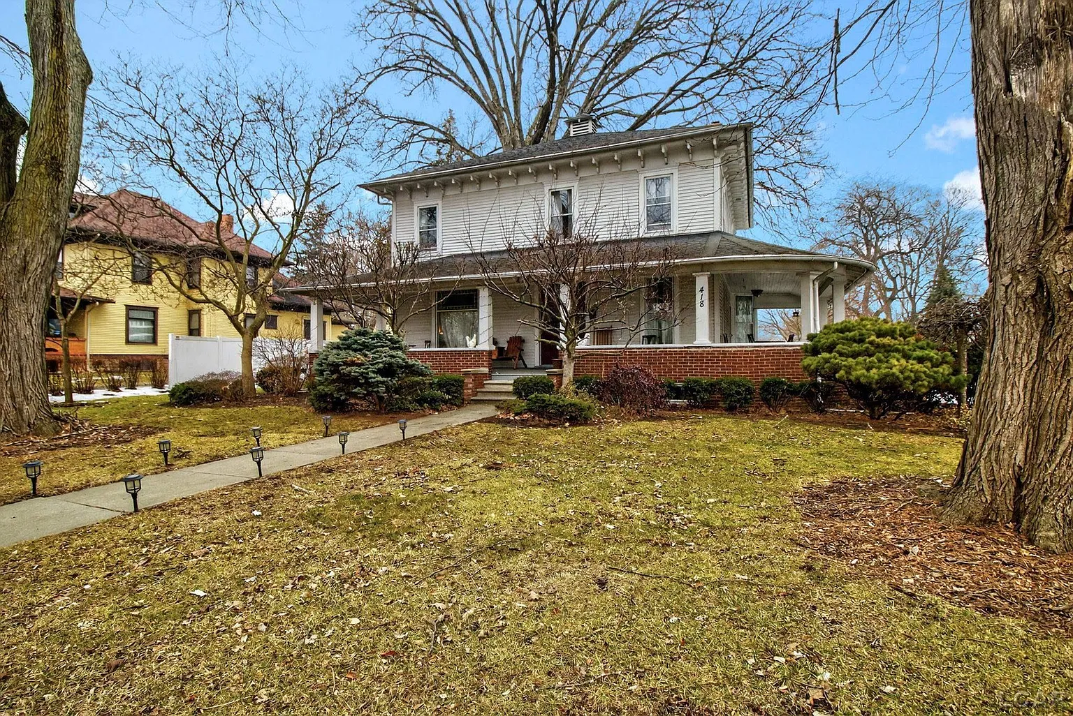 418 W Adrian St photo 1