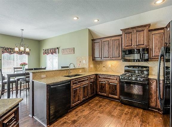 5th image of 12217 Merion Dr
