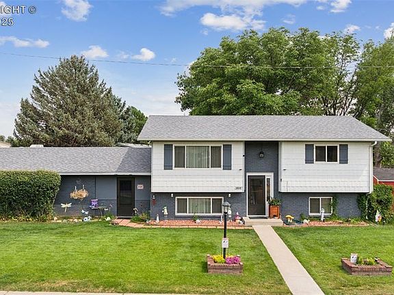3rd image of 628 Piedra Dr