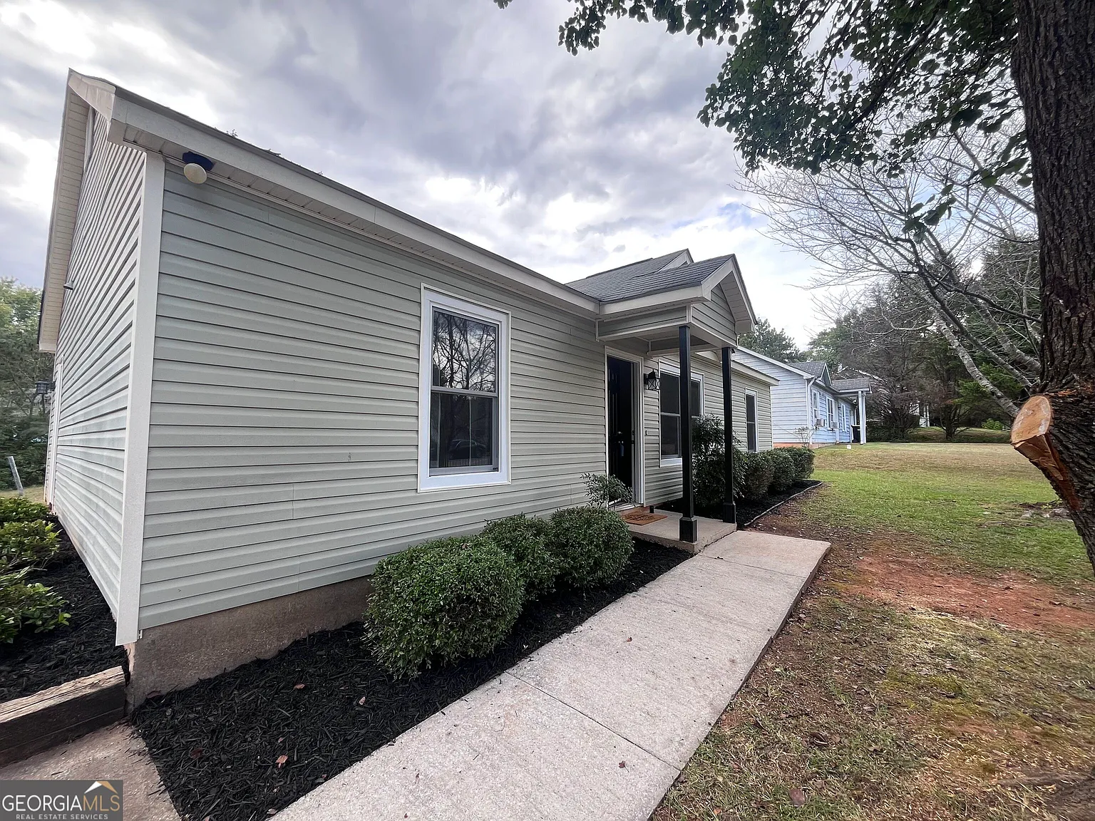 3 bed, 2.0 bath, 1118 sqft, $1,750 — Photo 3