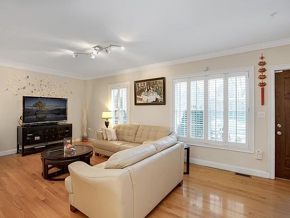 4th image of 750 Willard St Unit 1B