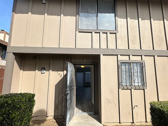3rd image of 1221 N Peach Ave APT 142