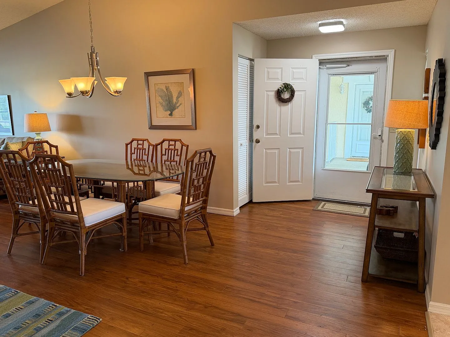 Furnished 2 BR , 2 Bath condo - with Heated Pool and Security Gate — Photo 4
