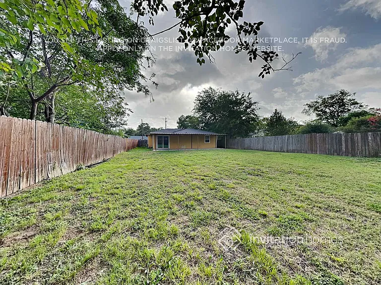 208 Ennis St — Photo 16