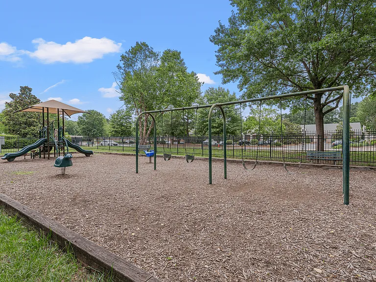 Weston Reserve Apartments — Photo 18