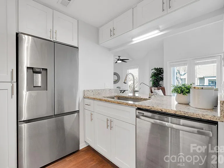 300 S Cedar St #2 — Photo 13
