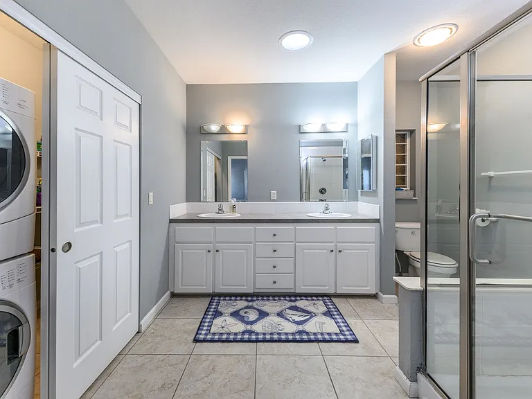 2 Emden Cir — Photo 42