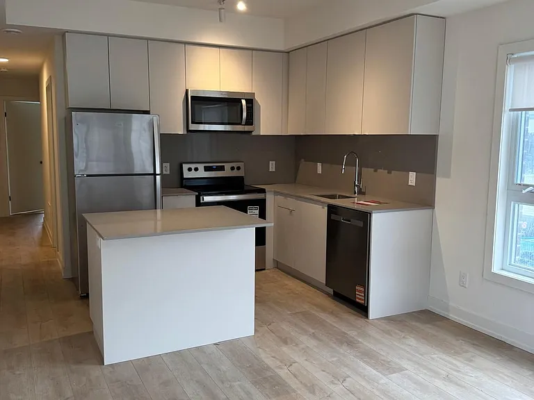 16 Melbourne Ave #202D — Photo 3