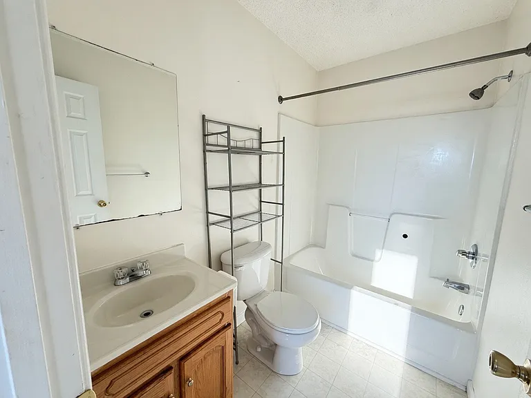163 Gracy St — Photo 10