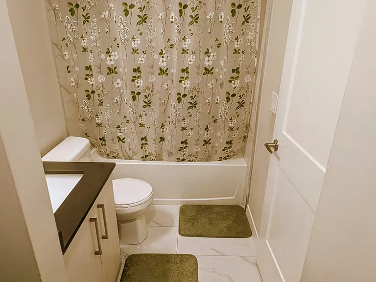 15 Queen St S #706 — Photo 9