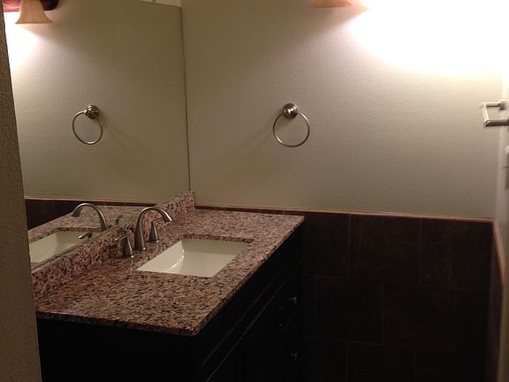 2nd image of 2922 E Clarendon Ave
