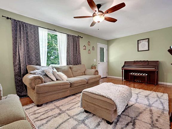 4th image of 664 Weston Dr