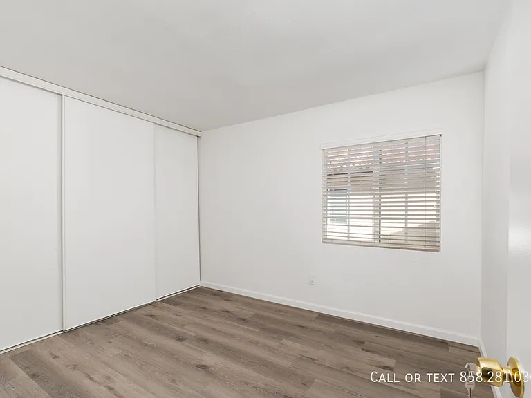 13327 Entreken Ave — Photo 24