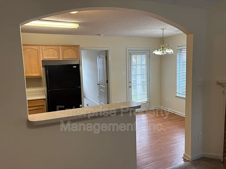10127 Cross Valley Dr — Photo 4