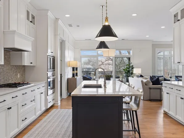 935 Lake St E Unit 309, Wayzata, MN 55391