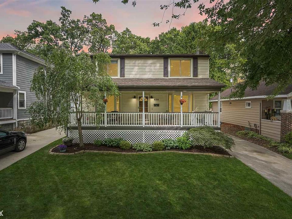 1st image of 820 Hilldale Dr